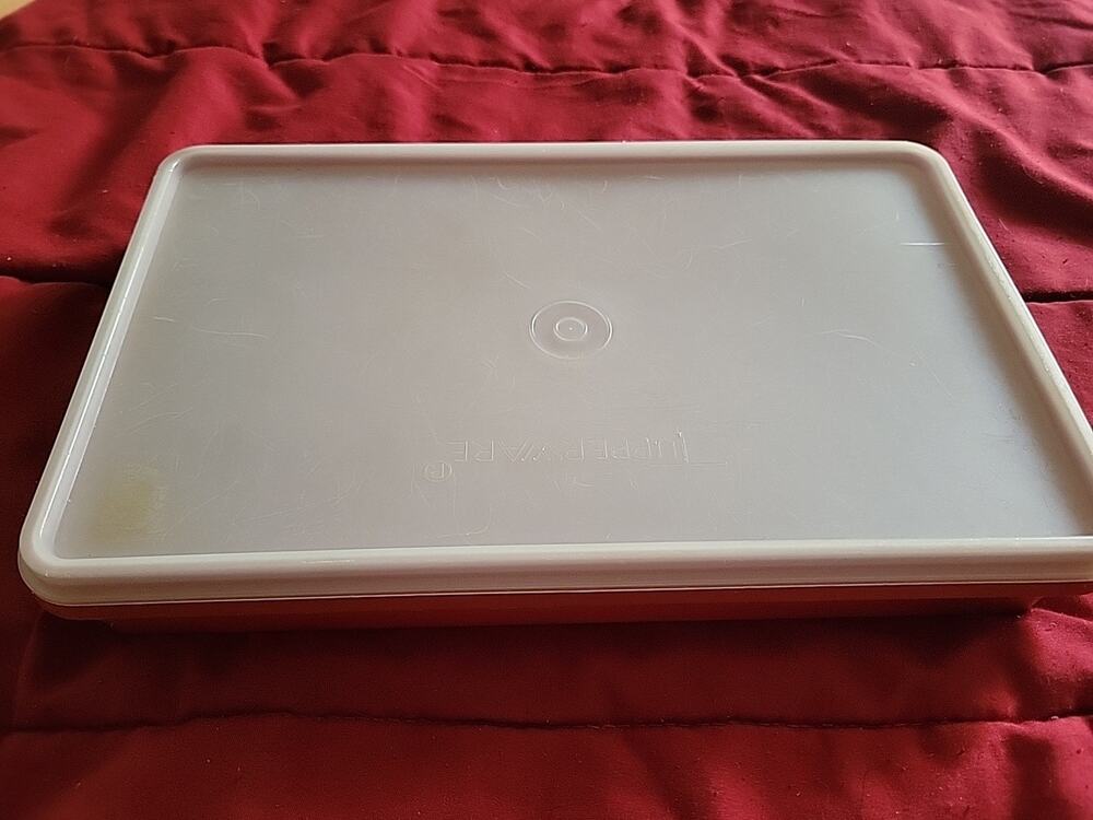 Tupperware Red 794-11 Bacon/Cookie Keeper 11x7 Lid 795-6